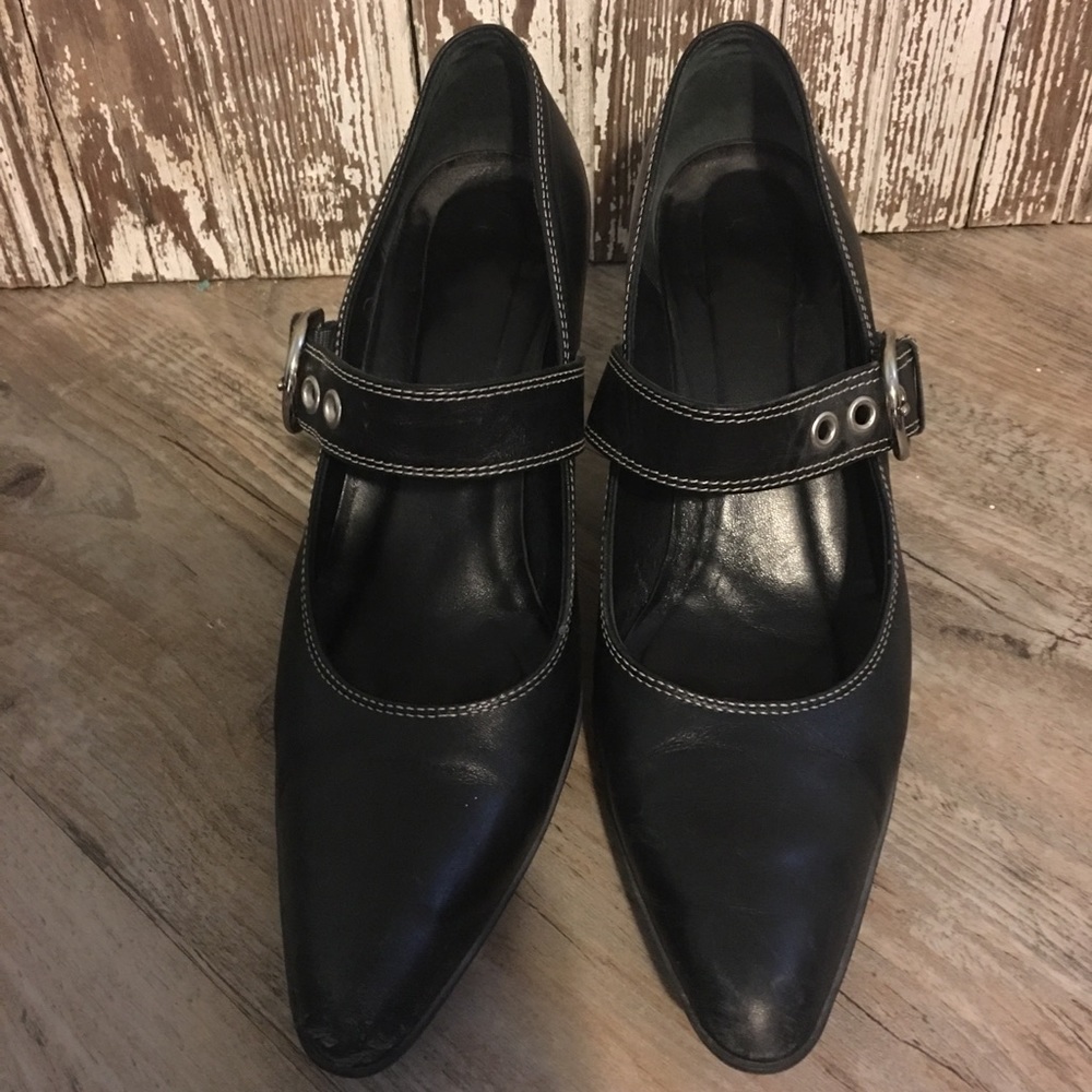 Women’s heels black